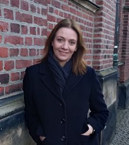 Dr. Victoria Schnier