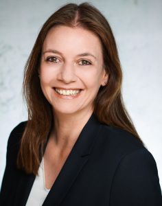 Dr. Victoria Schnier